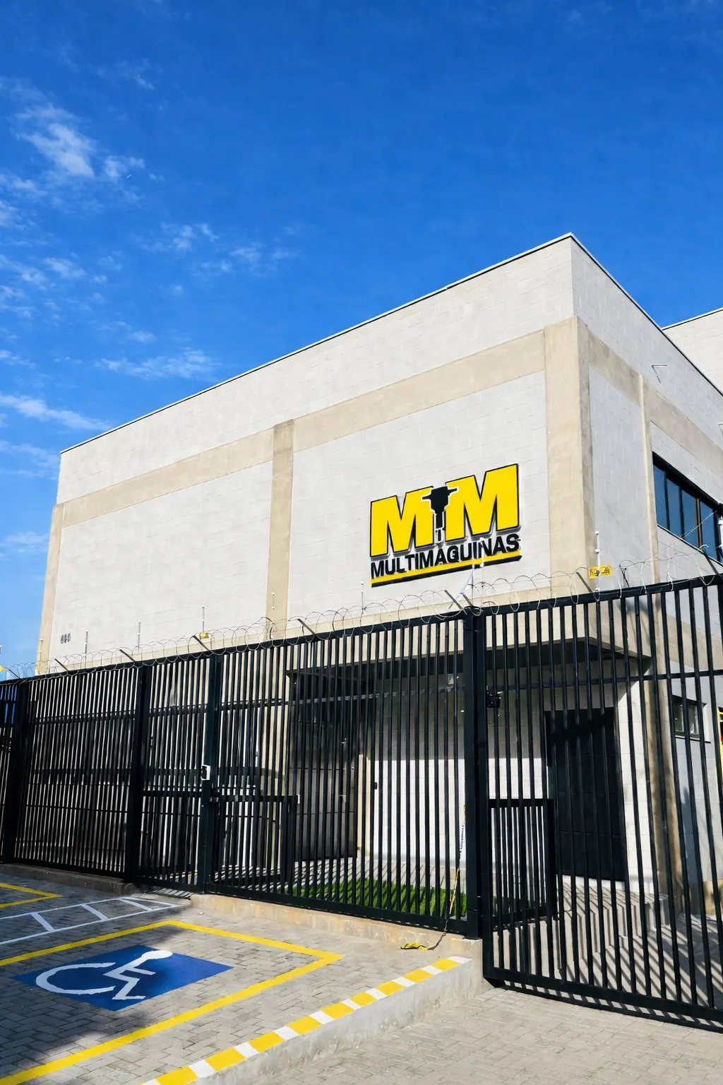 Fachada Multimáquinas